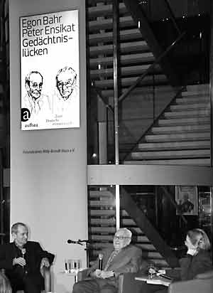 Peter Ensikat, Egon Bahr, Franziska Augstein (01. 03. 2012)